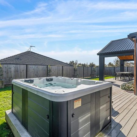 Regent Sanctuary - Martinborough Holiday Home Экстерьер фото