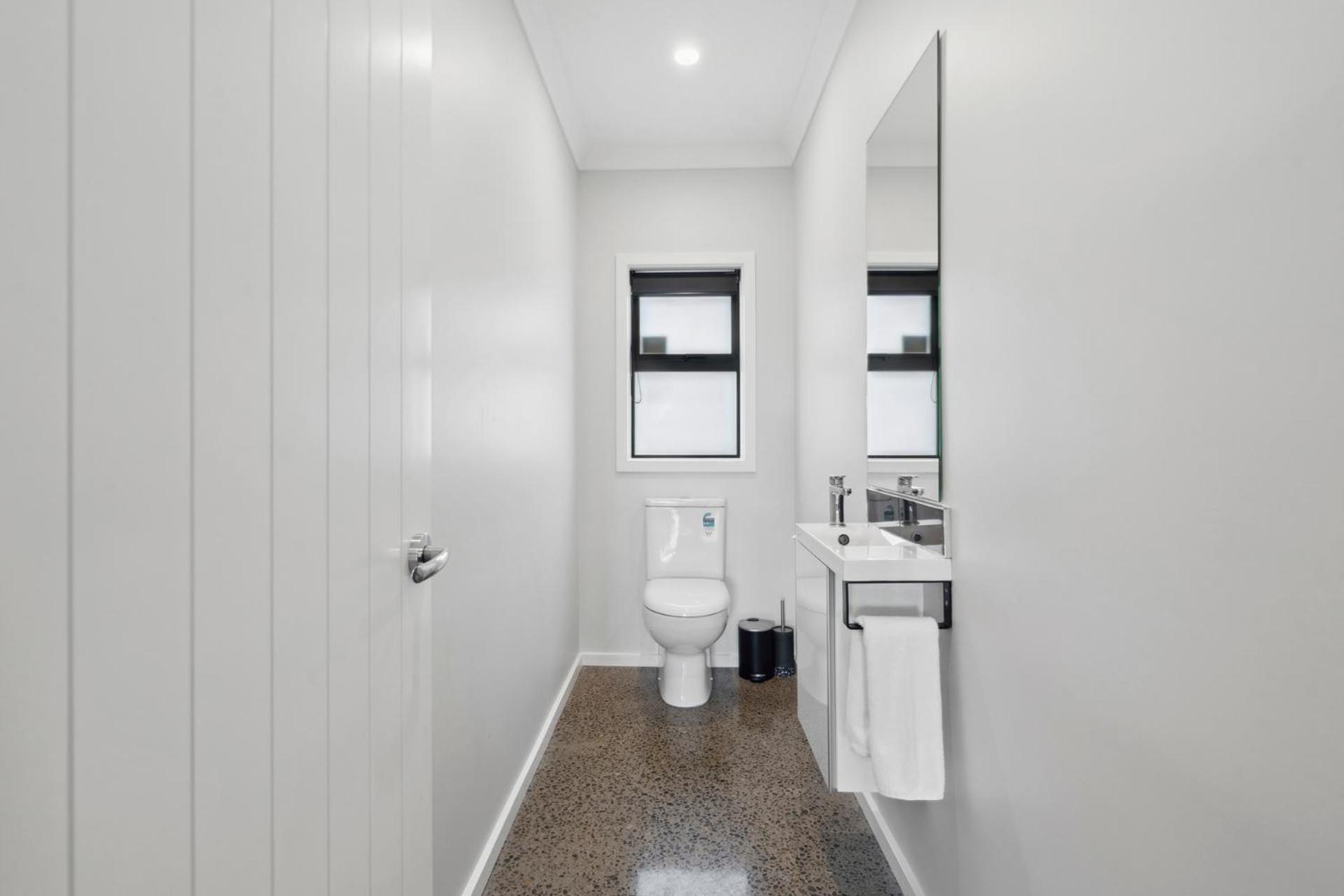Regent Sanctuary - Martinborough Holiday Home Экстерьер фото