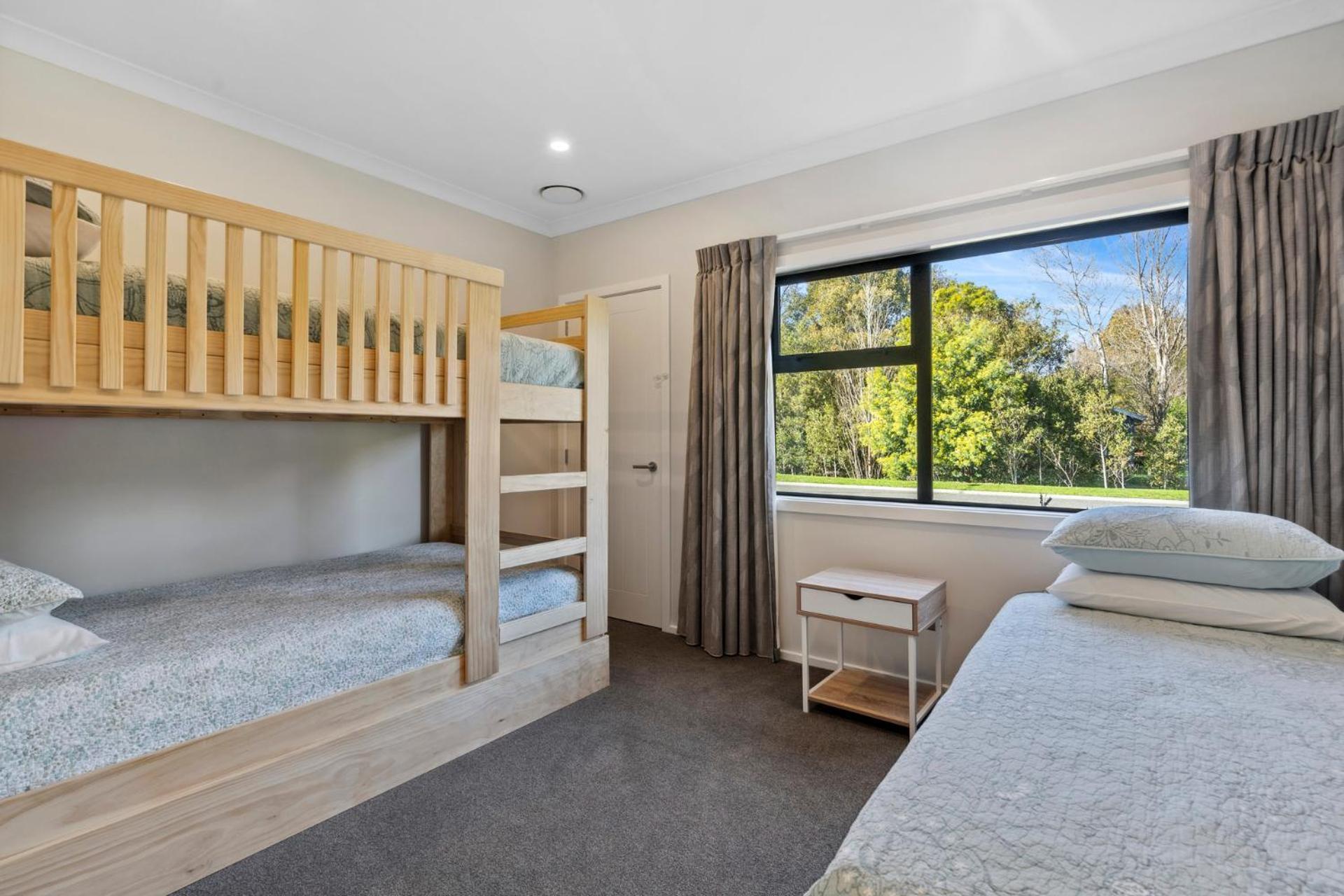 Regent Sanctuary - Martinborough Holiday Home Экстерьер фото