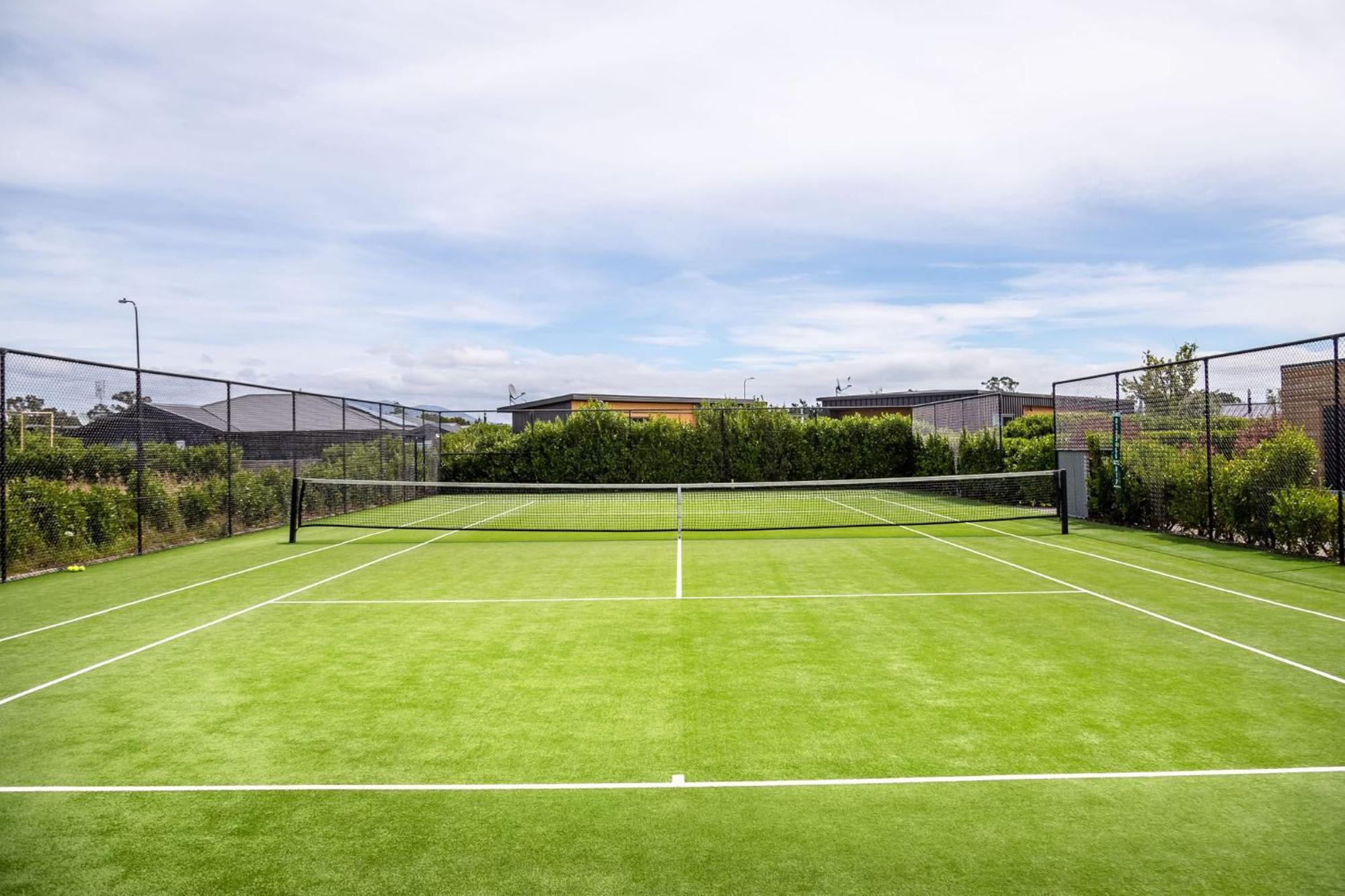 Regent Sanctuary - Martinborough Holiday Home Экстерьер фото