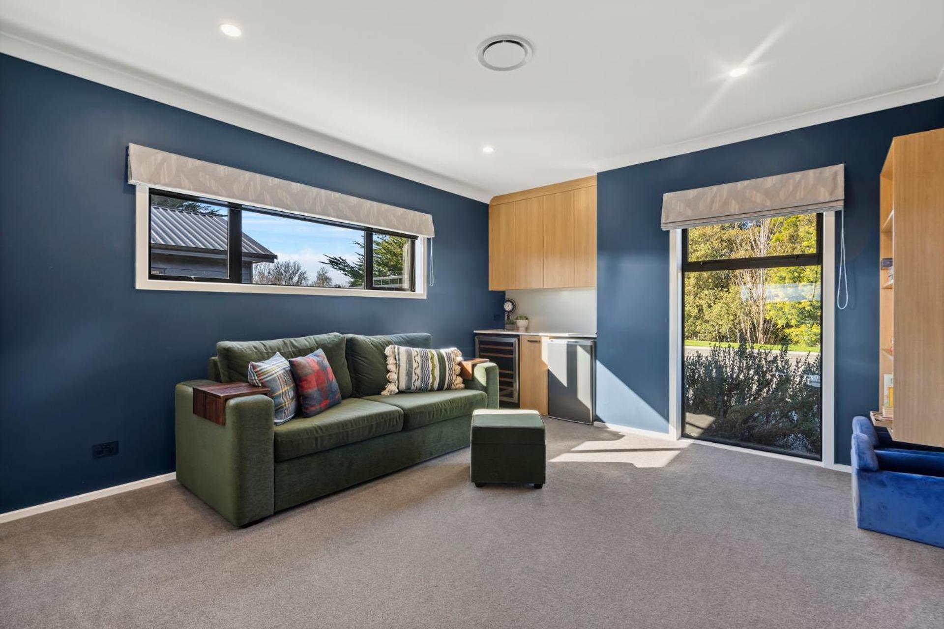 Regent Sanctuary - Martinborough Holiday Home Экстерьер фото